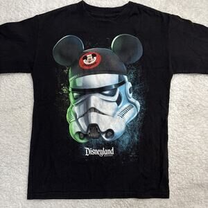 Rare Walt Disney Disneyland resort storm trooper T-shirt Size Medium. ￼